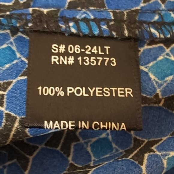 3/$20 Gilbert Geometric Sleeveless Top Notched Vneck Pleated Flowy Blouse - Picture 11 of 11